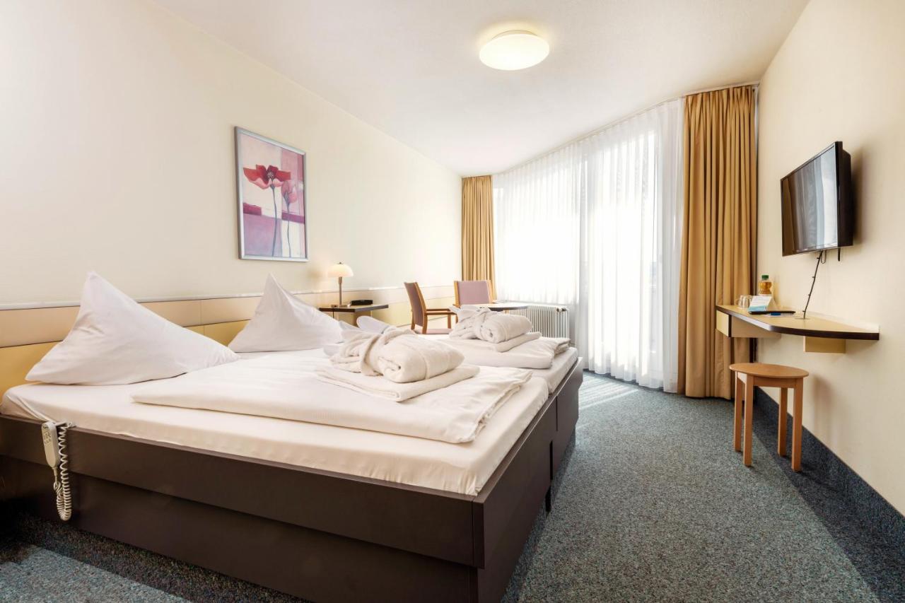 Thermenhotel Gesundheits-Bad Buchau Exteriör bild