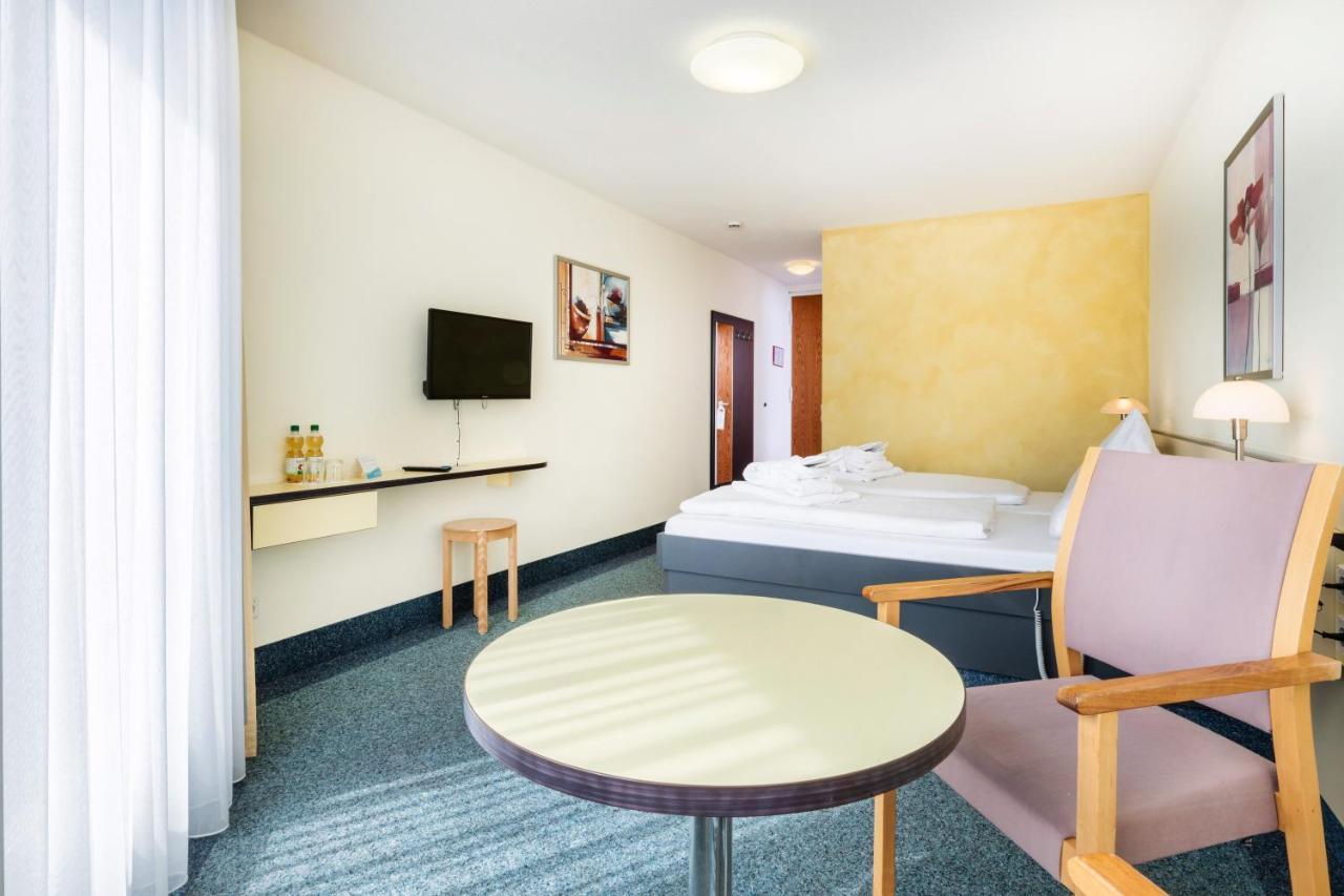 Thermenhotel Gesundheits-Bad Buchau Exteriör bild